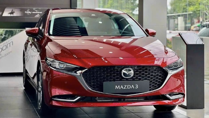 Mazda3 vững Top 1 phân khúc sedan hạng C đầu năm 2026: Bỏ xa Toyota Corolla Altis và Honda Civic