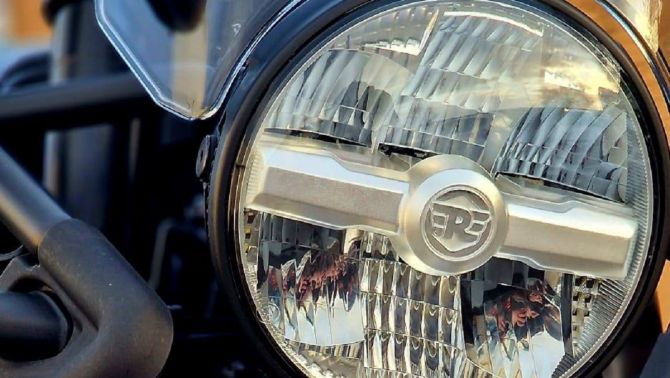 ‘Huyền thoại bóng đêm’ của Anh quốc chính thức ra mắt: Đẹp hơn Honda Winner R và Exciter, giá dễ mua