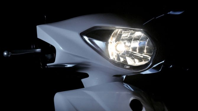 Yamaha chính thức ra mắt ‘xe ga quốc dân’ 125cc mới giá 39 triệu đồng: Chơi tới bến với Honda Vision