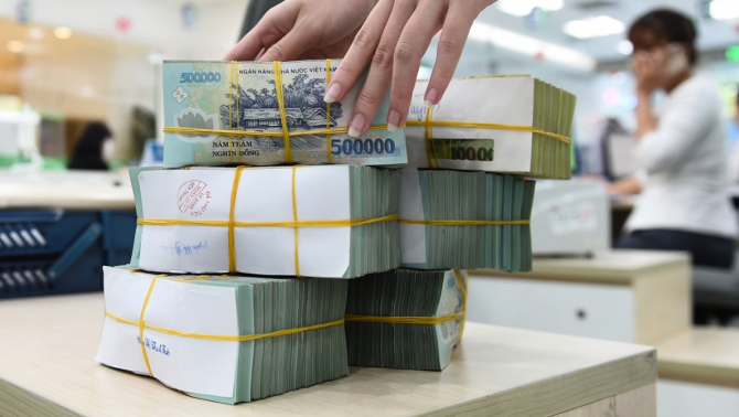 Tiền gửi ngân hàng thành ‘gà đẻ trứng vàng’, loạt ông lớn bội thu nghìn tỷ