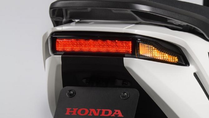 Tin xe hot mùng 5 Tết: Honda ra mắt ‘xe ga quốc dân’ mới giá rẻ 29 triệu đồng, đẹp át vía cả SH Mode