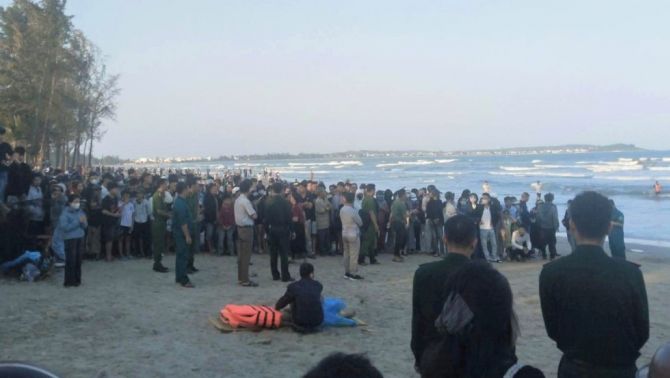 Cập nhật tin mới nhất vụ 3 người trong một gia đình đuối nước ở Quảng Ngãi: Số nạn nhân tìm thấy?