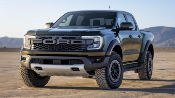 Ford Ranger chắc ngôi ‘vua bán tải’, Toyota Hilux và Isuzu D-Max bất ngờ tăng tốc doanh số