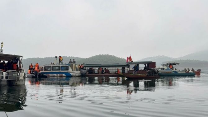 Tìm thấy xác tàu vụ lật ở hồ Thác Bà khi đang chở hơn 20 người: Tình hình các nạn nhân trong vụ việc