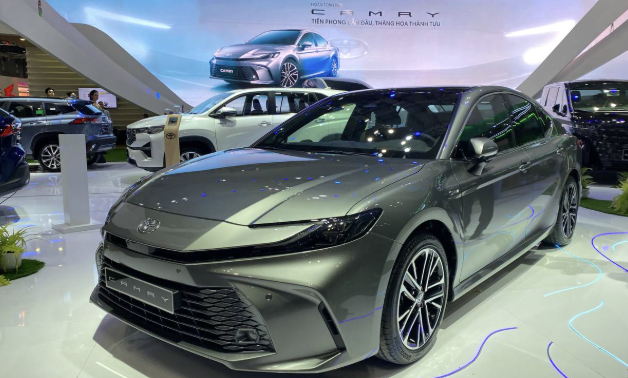 Điểm tin ô tô Mồng 6 Tết: Accord và Camry lọt top sedan gia đình đáng mua, MG7 chuyển sang xe điện