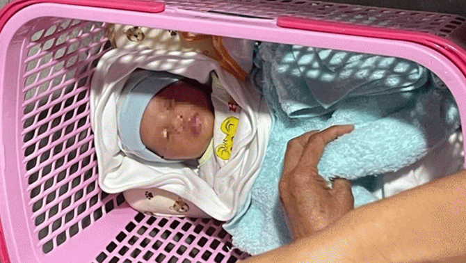 Tình trạng đáng thương của bé sơ sinh bị bỏ gần bãi rác, xuất hiện chi tiết xót xa về gia đình bé