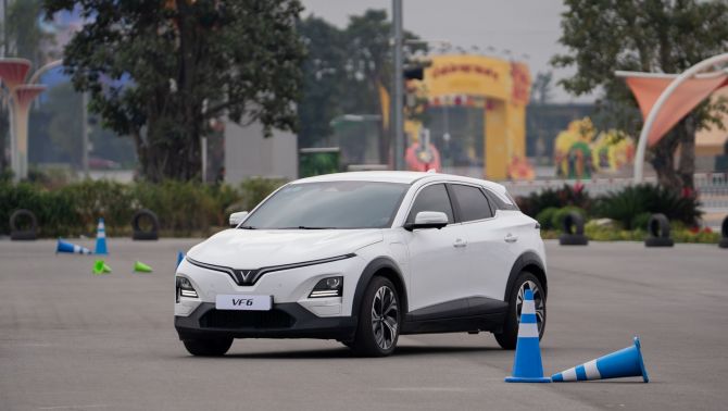 PGS TS Đàm Hoàng Phúc: ‘Khoảng cách về độ bền xe điện so với xe xăng sẽ ngày càng mở rộng hơn’