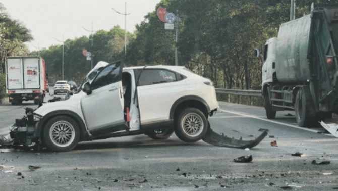 Tin nóng vụ ô tô con biến dạng nghiêm trọng sau cú va chạm với xe chở rác: Tình hình nạn nhân