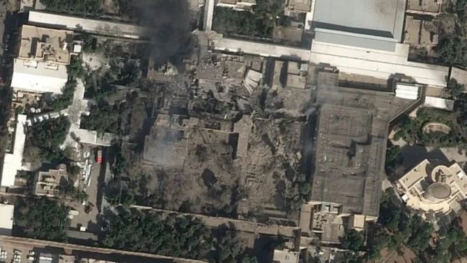 Ảnh vệ tinh phơi bày cảnh tượng khó tin tại khu nhà lãnh tụ tối cao Iran sau loạt tấn công mới đây