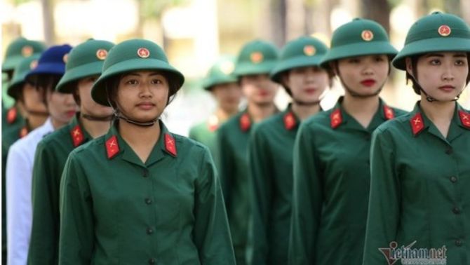 Nữ giới tình nguyện đi nghĩa vụ quân sự được hưởng chế độ gì?