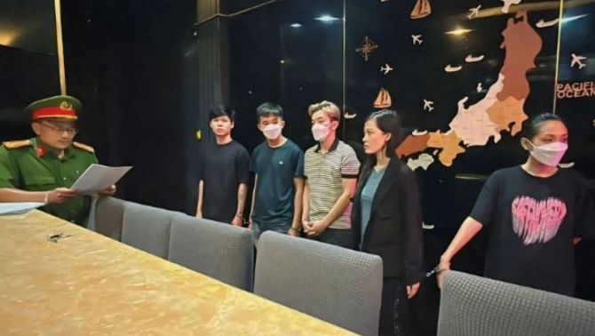 Diễn biến mới nhất vụ chủ nhà hàng gọi 'đàn em' lột đồ khách do mâu thuẫn thanh toán tiền ở TP.HCM