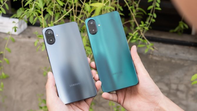 2 mẫu Samsung Galaxy tặng mẹ ngày 8/3, giá dưới 5 triệu, màn lớn, pin trâu, dùng cực mượt