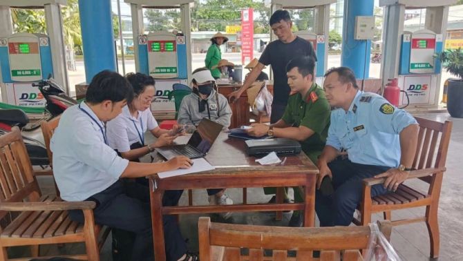 Cây xăng ở Phú Quốc tự ý giới hạn định mức bán bất chấp kho còn 7.000 lít: Chủ doanh nghiệp khai gì?
