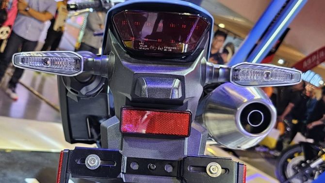 Tin xe máy 8/3: ‘Huyền thoại côn tay’ mới đét của Suzuki ra mắt, thiết kế cực 'nét', có ABS, giá mềm