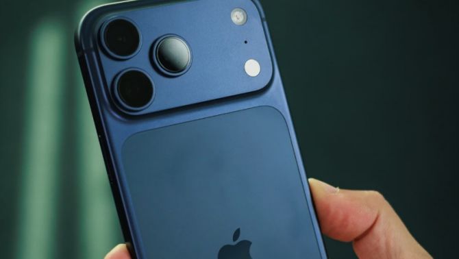 iPhone 17 Pro Max bị chê tơi tả nhưng vẫn đáng mua, giá hiện đã chạm đáy cực êm, chỉ nhỉnh 30 triệu đồng