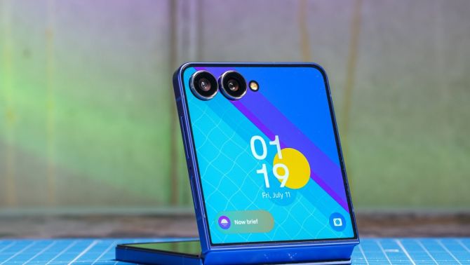 ‘Vua màn gập’ Galaxy Z Flip7 rẻ khó tin đầu tháng 3, trang bị ‘ăn đứt’ iPhone 17