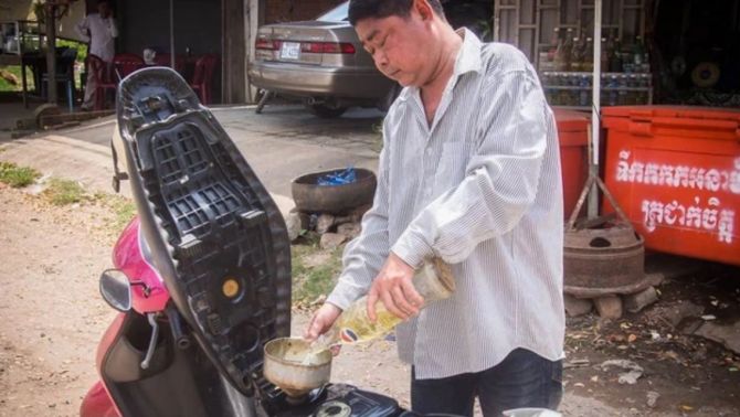 Giá xăng tại một quốc gia tăng mạnh khi phụ thuộc hoàn toàn nhập khẩu, thị trường dầu mỏ Trung Đông biến động