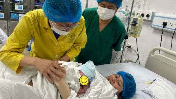 Sinh đủ 2 con trước 35 tuổi có thể nhận 2 triệu đồng, dự thảo Luật Dân số hé lộ điều kiện áp dụng