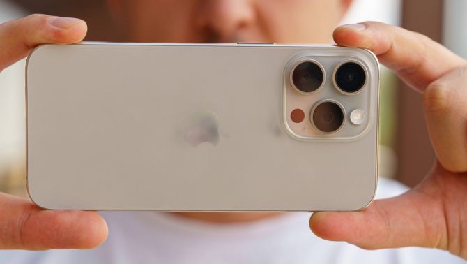 Giá iPhone 15 Pro Max Like New rẻ nhất tháng 3: Chỉ từ 18 triệu, khung titan xịn sò được chuộng hơn iPhone 17 Pro Max