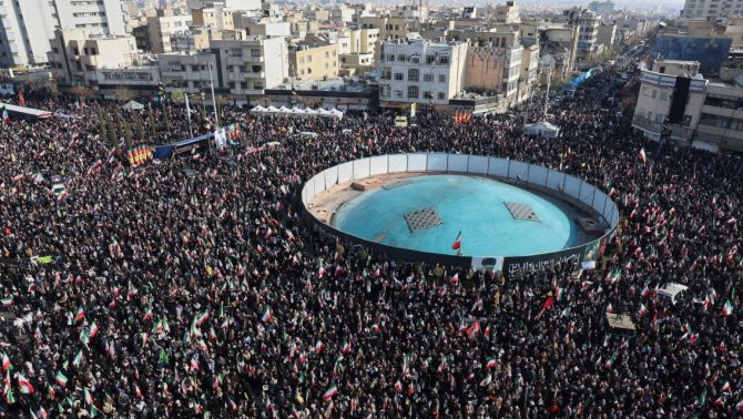 Iran đặt điều kiện đàm phán ngừng bắn, cảnh báo eo biển Hormuz và phản ứng từ Mỹ khi xung đột tiếp tục leo thang