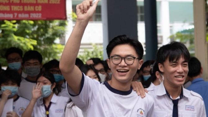 Hơn 20 loại chứng chỉ có thể miễn 1 môn thi tốt nghiệp THPT 2026: Phụ huynh, học sinh cần nắm rõ!