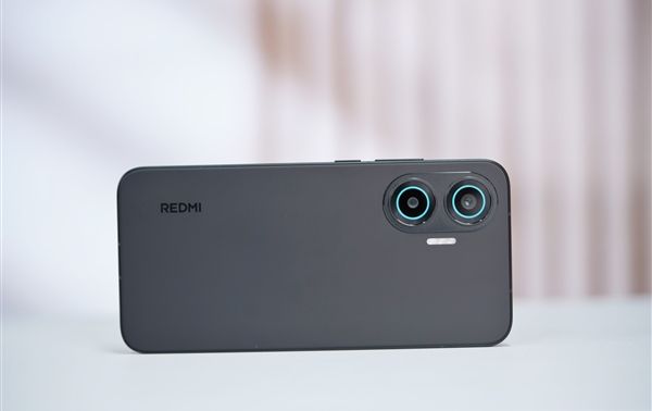 Giá Redmi Turbo 4 Pro tháng 3/2026, vua gaming chiến ngang Galaxy S26 Ultra rẻ như bèo tại Việt Nam