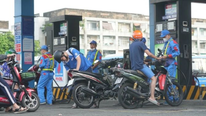 Giá xăng dầu điều chỉnh nhiều phiên liên tiếp, diễn biến thị trường năng lượng gây chú ý