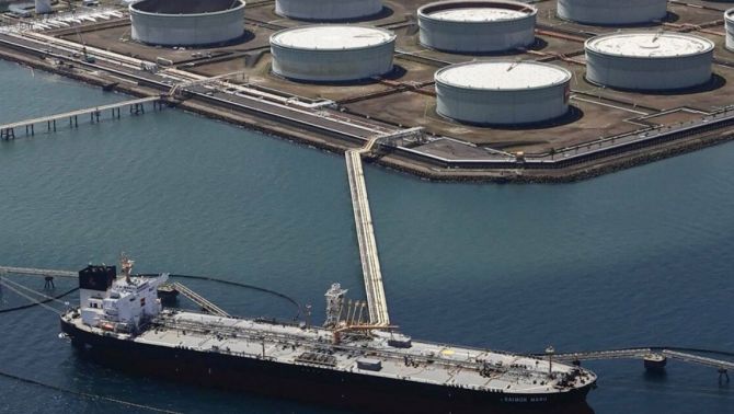 IEA xả 400 triệu thùng dầu giữa căng thẳng eo biển Hormuz, vì sao nguồn cung toàn cầu vẫn chưa ổn định?