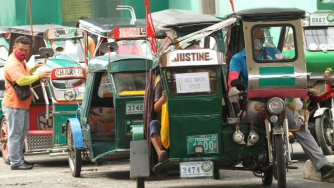 Giá xăng dầu tăng chóng mặt, một quốc gia phát tiền mặt khẩn cấp, tung chiêu độc giải cứu tài xế