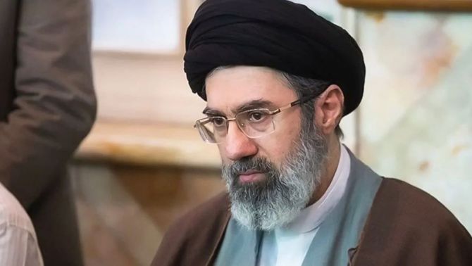 Rò rỉ ghi âm hé lộ khoảnh khắc tân Lãnh tụ tối cao Iran thoát chết trong vụ tấn công tên lửa