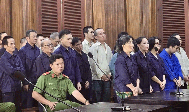 Số tiền cựu Trưởng Công an phường và cấp dưới nhận hàng tháng để ‘bỏ qua’ cho tội phạm ma túy