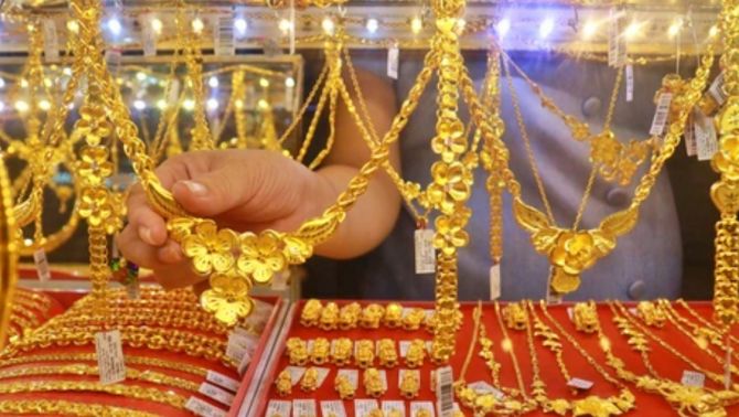 Nguyên nhân chính khiến giá vàng, bạc đảo chiều: Dữ liệu từ BIS hé lộ vai trò ETF đòn bẩy và dòng tiền nhà đầu tư