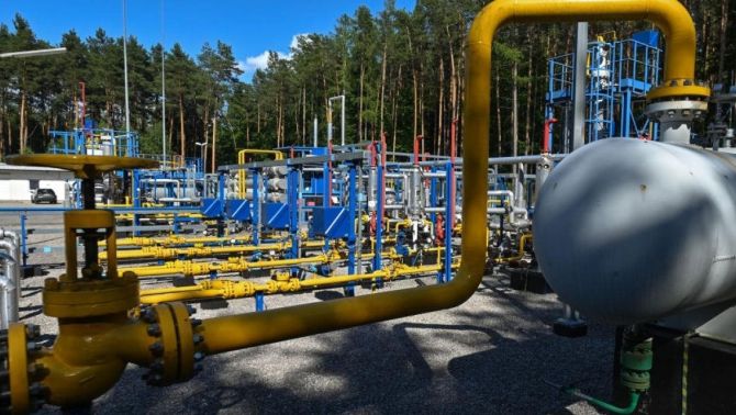 Giá dầu thế giới tăng sau loạt tấn công Iran vào cơ sở năng lượng, Mỹ tính phương án nguồn cung và xả kho dự trữ