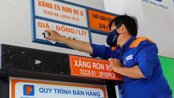 Giá xăng Việt Nam hôm nay tăng dựng đứng, một nước láng giềng giá xăng lên 47.000 đồng/lít