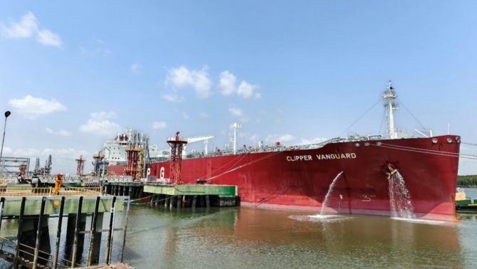 Việt Nam nhập hơn 40.000 tấn khí dầu mỏ hóa lỏng giữa gián đoạn Trung Đông, nguồn cung được điều chỉnh