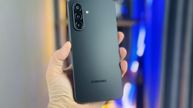 Galaxy A17 5G cũ nay chỉ nhỉnh 4 triệu đồng, đáng chơi hơn smartphone Trung Quốc, đáng mua cho học sinh, sinh viên