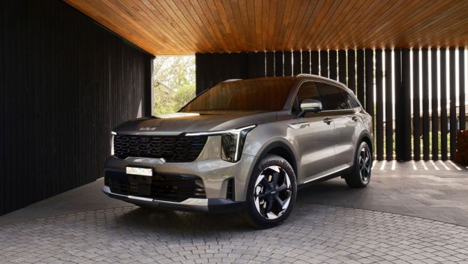 ‘Chơi sát ván’ Fortuner và Ford Everest, Kia Sorento tung ưu đãi giảm giá lăn bánh cuối tháng 3/2026