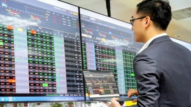 Phiên 24/3: Dòng tiền bắt đáy kéo VN-Index lấy lại mốc 1.600 điểm