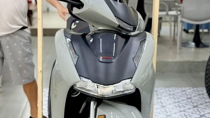 Tin xe máy 25/3: Honda SH phiên bản 2026 mới đẹp long lanh về Việt Nam, chất hơn SH 160i, giá dễ mua