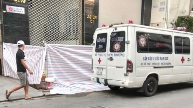 Hiện trường nam sinh viên tử vong trên vỉa hè TPHCM, phát hiện dấu hiệu bất thường trước đó 