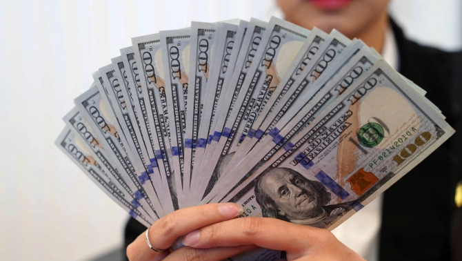 Tỷ giá USD hôm nay: Vietcombank, BIDV giữ ổn định, chợ đen biến động mạnh