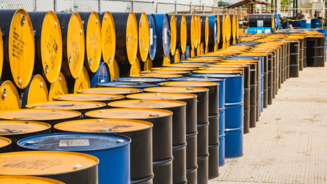 Siết chặt eo biển Hormuz, Iran hưởng lợi với 139 triệu USD/ngày từ xuất khẩu dầu