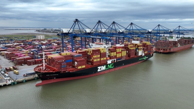 ADB cảnh báo: Xung đột Trung Đông có thể khiến GDP 10 nước ASEAN giảm tới 2,3%