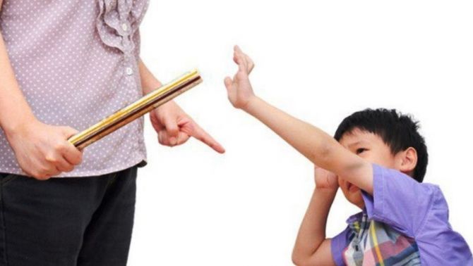 Cái kết vụ học sinh lớp 3 bị phụ huynh của bạn vào trường đánh 10 roi, cô giáo đứng chứng kiến