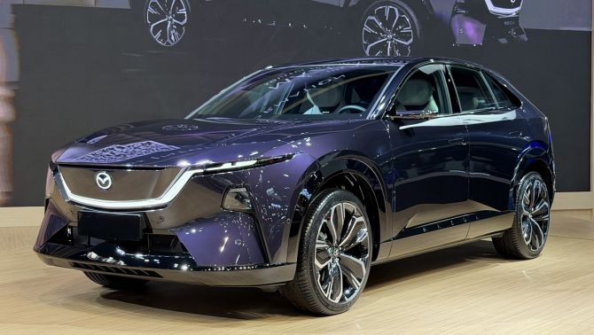 Mazda chính thức giới thiệu mẫu SUV điện mới 'thế chân' CX-5: Thiết kế cực đỉnh, công nghệ ngập tràn