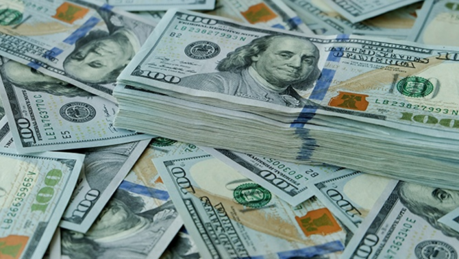 Tỷ giá USD hôm nay: Vietcombank, BIDV đi ngang, chợ đen leo thang