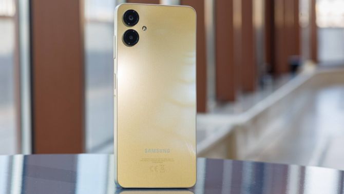 Đây là chiếc Galaxy rẻ nhất Việt Nam tháng 4/2026, chỉ từ 2 triệu vẫn có camera xịn như Galaxy S26