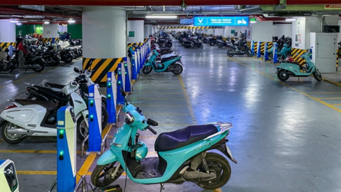 Thủ tướng: Khẩn trương phát triển trạm sạc và đổi pin xe điện tại chung cư