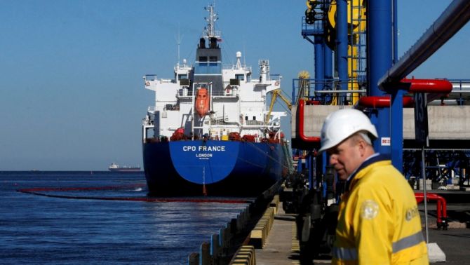 Lệnh cấm xuất khẩu xăng của Nga kéo dài đến tháng 7: Thị trường nhiên liệu đứng trước áp lực kép