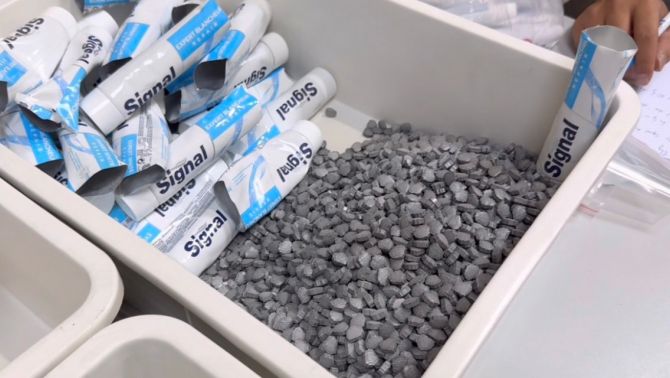 Trả tự do 4 tiếp viên hàng không bị lợi dụng xách ma túy từ Pháp về Việt Nam, hé lộ đường đi của số hàng hoá 